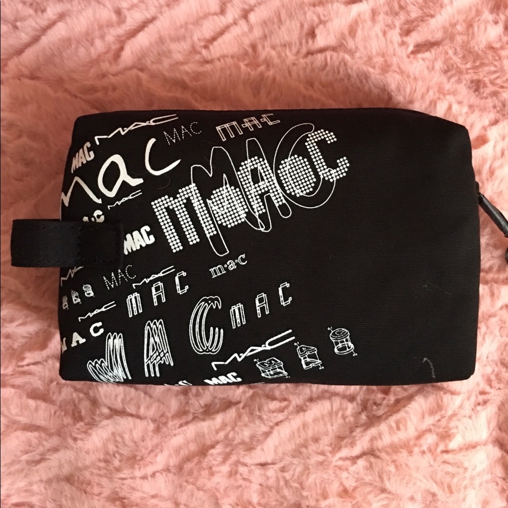 🐝💫MAC Cosmetic Case